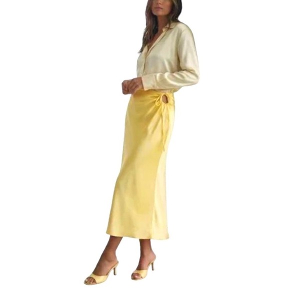 RUMORED Kauai Keyhole Midi Skirt in Banana Yellow XS-Satin - Picture 3 of 7